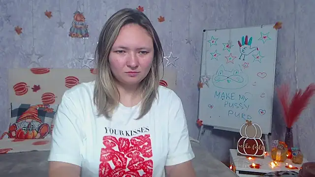 Snapshot of SallyVerda chatting on November 15, 2025, 6:23 pm SallyVerda online show from November 15, 2025, 6:23 pm