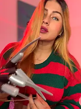 Snapshot of Amber_Martins_ chatting on October 21, 2025, 1:27 am Amber Martins online show from October 21, 2025, 1:27 am