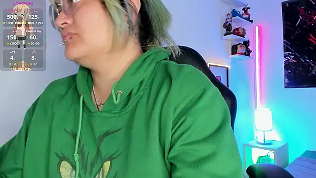 Snapshot of lucky-leah chatting on October 26, 2025, 3:29 am lucky-leah online show from October 26, 2025, 3:29 am