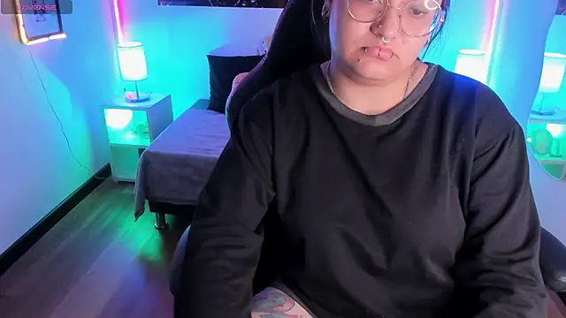 Snapshot of lucky-leah chatting on November 28, 2025, 3:50 am lucky-leah online show from November 28, 2025, 3:50 am