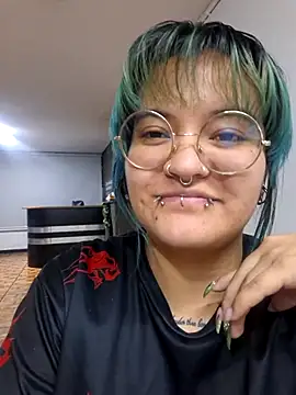 Snapshot of lucky-leah chatting on July 11, 2026, 3:18 am lucky-leah online show from July 11, 2026, 3:18 am