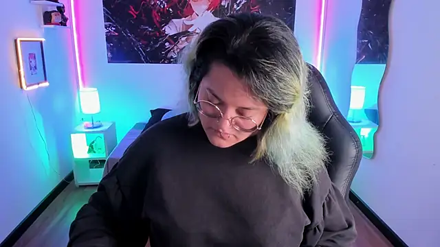 Snapshot of lucky-leah chatting on November 14, 2025, 4:38 am lucky-leah online show from November 14, 2025, 4:38 am