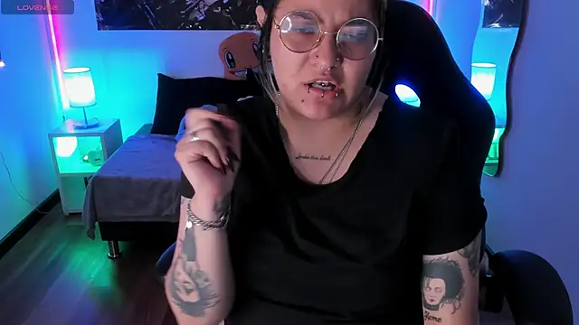 Snapshot of lucky-leah chatting on November 29, 2025, 3:50 am lucky-leah online show from November 29, 2025, 3:50 am