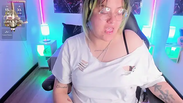 Snapshot of lucky-leah chatting on November 11, 2025, 4:40 am lucky-leah online show from November 11, 2025, 4:40 am