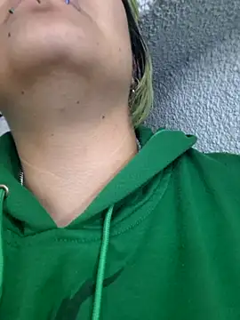 Snapshot of lucky-leah chatting on October 10, 2025, 3:40 am lucky-leah online show from October 10, 2025, 3:40 am