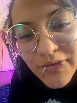 Snapshot of lucky-leah chatting on June 25, 2026, 3:48 am lucky-leah online show from June 25, 2026, 3:48 am