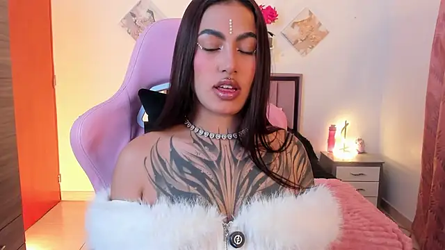 Snapshot of Kayla_foxxy chatting on July 16, 2026, 12:40 am Kayla foxxy online show from July 16, 2026, 12:40 am