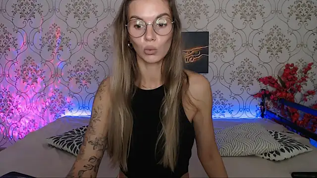 Snapshot of JulDoll chatting on September 19, 2025, 2:26 am JulDoll online show from September 19, 2025, 2:26 am