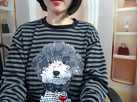 Snapshot of Love_bug15 chatting on February 8, 2026, 4:26 pm Love bug15 online show from February 8, 2026, 4:26 pm