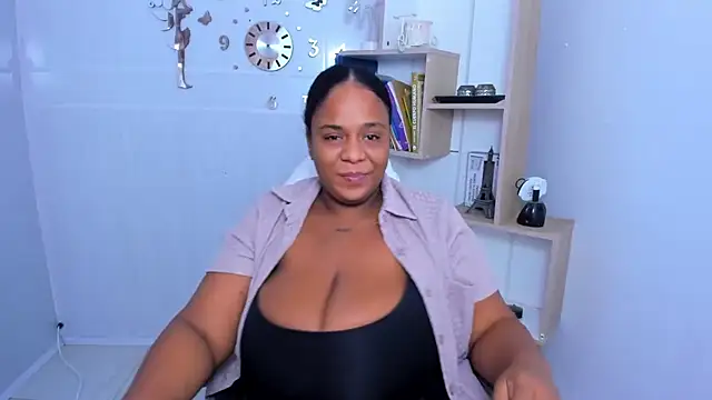 Snapshot of bbw_charlote chatting on June 24, 2026, 12:15 pm bbw charlote online show from June 24, 2026, 12:15 pm