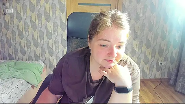 Snapshot of valery1610 chatting on July 23, 2026, 1:30 pm valery1610 online show from July 23, 2026, 1:30 pm