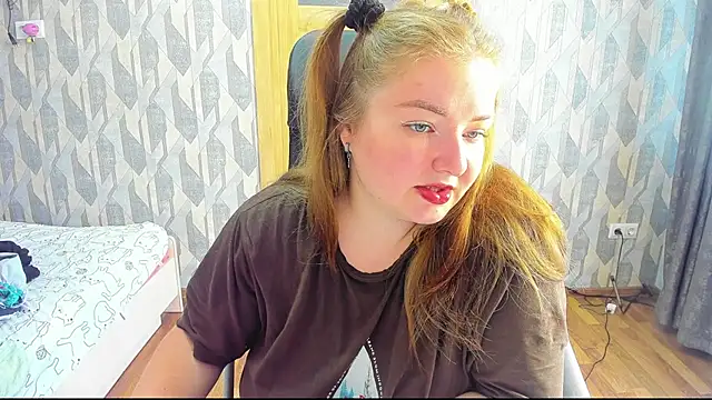 Snapshot of valery1610 chatting on July 31, 2026, 10:25 am valery1610 online show from July 31, 2026, 10:25 am