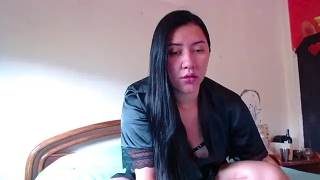 Snapshot of LuciaTomson chatting on April 20, 2026, 2:18 pm LuciaTomson online show from April 20, 2026, 2:18 pm