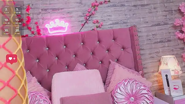 Snapshot of AuroraSim chatting on October 18, 2025, 1:35 pm AuroraSim online show from October 18, 2025, 1:35 pm