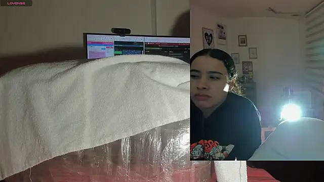 Daki Ume  online show from November 6, 2025, 2:26 am