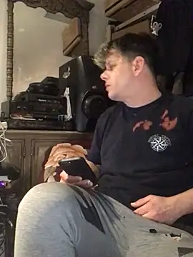 Phelyxx elgato online show from March 20, 2025, 12:43 pm