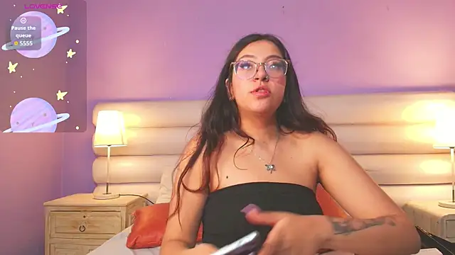 Snapshot of milan_sweet chatting on November 22, 2025, 8:40 pm milan sweet online show from November 22, 2025, 8:40 pm