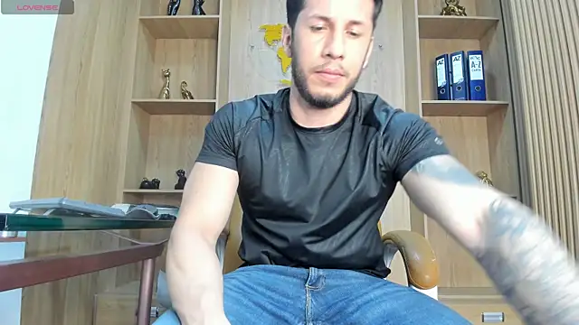 Snapshot of George_Diesell chatting on June 13, 2026, 4:54 am George Diesell online show from June 13, 2026, 4:54 am