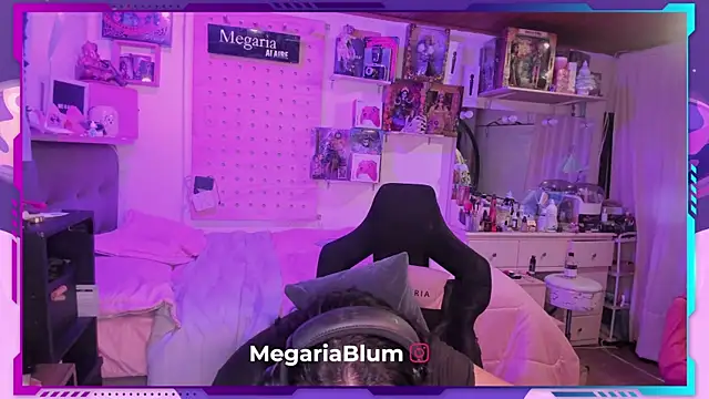 Snapshot of MegariaB chatting on November 6, 2025, 4:38 am MegariaB online show from November 6, 2025, 4:38 am