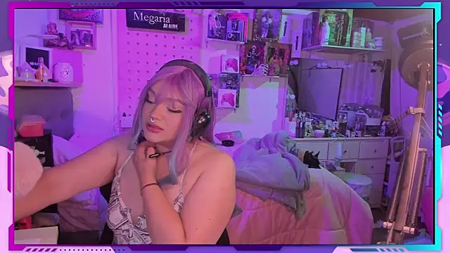 Snapshot of MegariaB chatting on October 9, 2025, 4:02 am MegariaB online show from October 9, 2025, 4:02 am