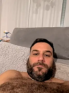 Snapshot of MarcosSuizo chatting on December 2, 2025, 11:50 pm MarcosSuizo online show from December 2, 2025, 11:50 pm