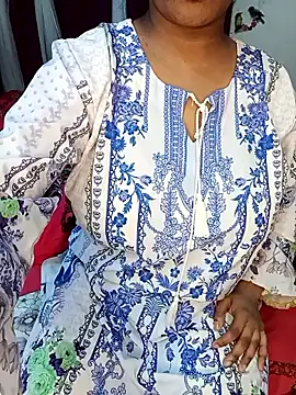 Dayna-36 online show from April 28, 2026, 3:05 pm