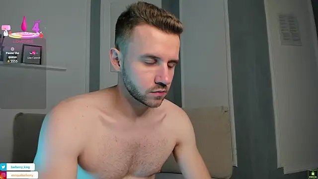 Snapshot of EnriqueBarberry chatting on October 12, 2025, 5:31 am EnriqueBarberry online show from October 12, 2025, 5:31 am