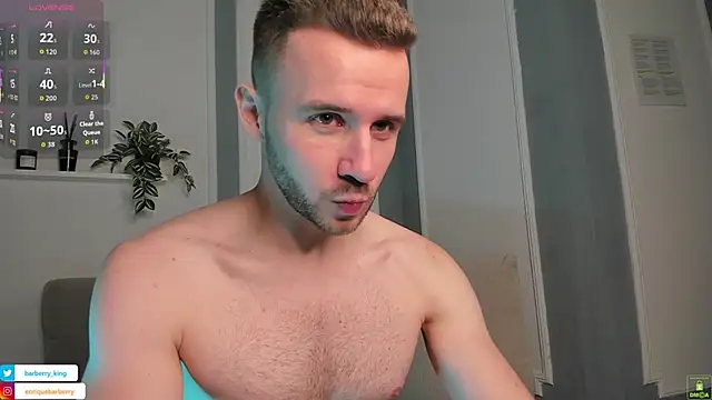 Snapshot of EnriqueBarberry chatting on October 24, 2025, 5:28 am EnriqueBarberry online show from October 24, 2025, 5:28 am