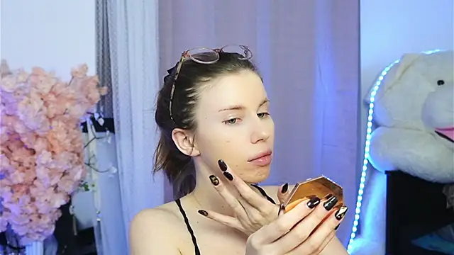 ivyleague  online show from March 24, 2026, 6:19 pm