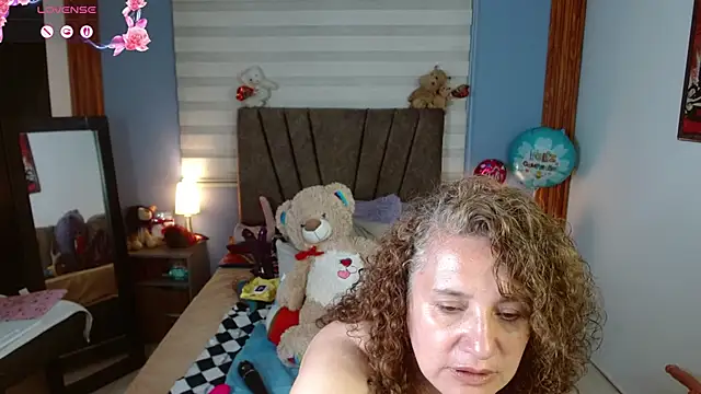 Snapshot of Nadia_84 chatting on May 26, 2026, 12:14 pm Nadia 84 online show from May 26, 2026, 12:14 pm