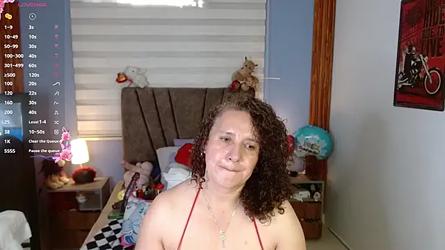 Snapshot of Nadia_84 chatting on October 22, 2025, 12:15 pm Nadia 84 online show from October 22, 2025, 12:15 pm