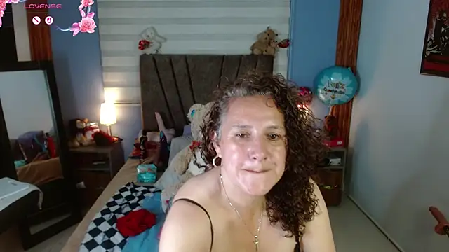 Snapshot of Nadia_84 chatting on June 2, 2026, 12:27 pm Nadia 84 online show from June 2, 2026, 12:27 pm