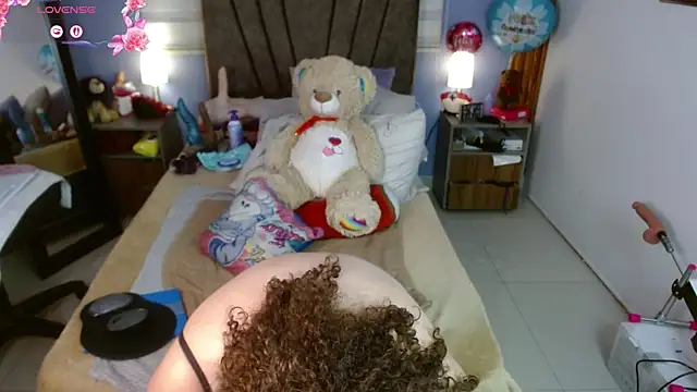 Snapshot of Nadia_84 chatting on June 24, 2026, 7:33 pm Nadia 84 online show from June 24, 2026, 7:33 pm