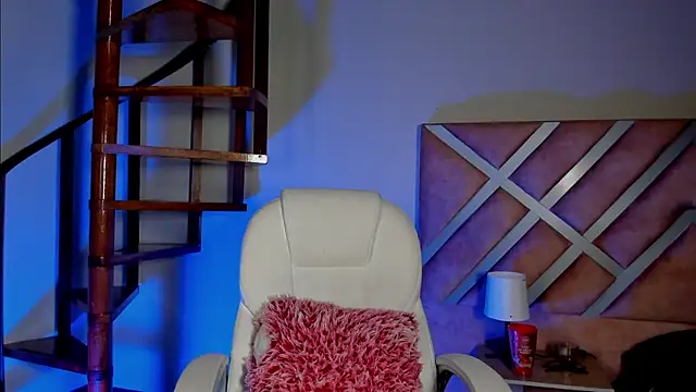 Snapshot of nayah__ chatting on November 17, 2025, 12:42 pm nayah online show from November 17, 2025, 12:42 pm