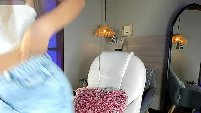 Snapshot of nayah__ chatting on March 18, 2026, 8:21 pm nayah online show from March 18, 2026, 8:21 pm