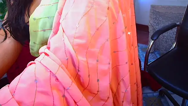 Snapshot of SnoowForYou chatting on November 18, 2025, 1:10 am SnoowForYou online show from November 18, 2025, 1:10 am