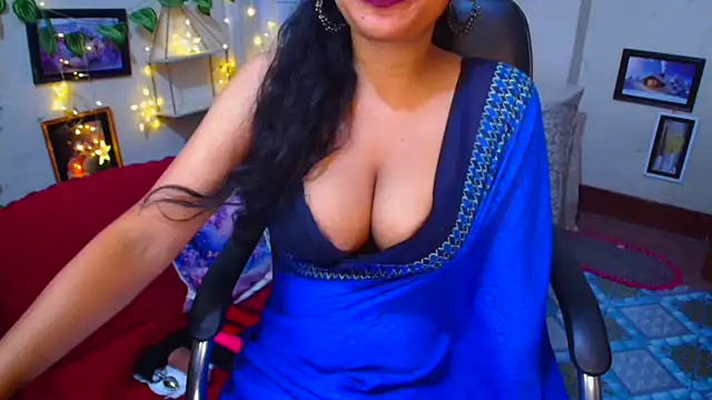 Snapshot of SnoowForYou chatting on November 1, 2025, 12:28 am SnoowForYou online show from November 1, 2025, 12:28 am