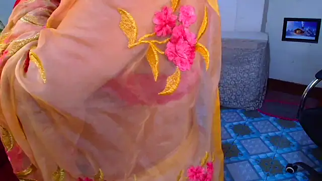 Snapshot of SnoowForYou chatting on November 24, 2025, 1:27 am SnoowForYou online show from November 24, 2025, 1:27 am