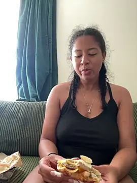Snapshot of VanessaBling chatting on July 3, 2026, 2:56 pm VanessaBling online show from July 3, 2026, 2:56 pm