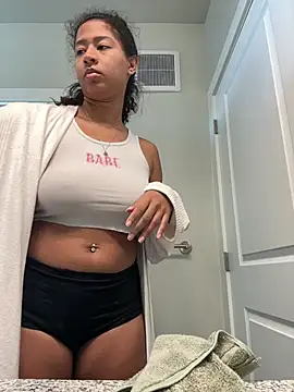 Snapshot of VanessaBling chatting on July 22, 2026, 2:41 pm VanessaBling online show from July 22, 2026, 2:41 pm