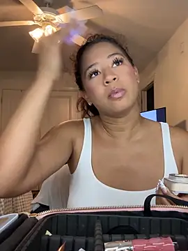 VanessaBling online show from April 24, 2026, 2:57 am