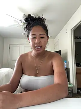 Snapshot of VanessaBling chatting on July 1, 2026, 2:39 pm VanessaBling online show from July 1, 2026, 2:39 pm