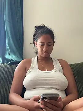 Snapshot of VanessaBling chatting on July 5, 2026, 2:46 pm VanessaBling online show from July 5, 2026, 2:46 pm