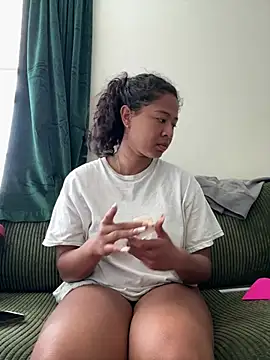 Snapshot of VanessaBling chatting on June 24, 2026, 2:37 pm VanessaBling online show from June 24, 2026, 2:37 pm