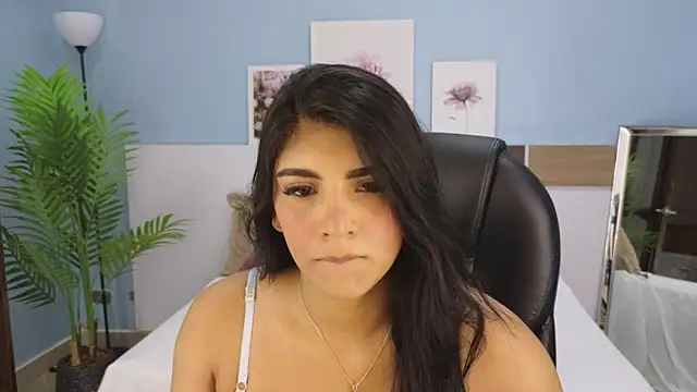 Snapshot of maiaa_ruiz chatting on June 10, 2026, 5:47 pm maiaa ruiz online show from June 10, 2026, 5:47 pm