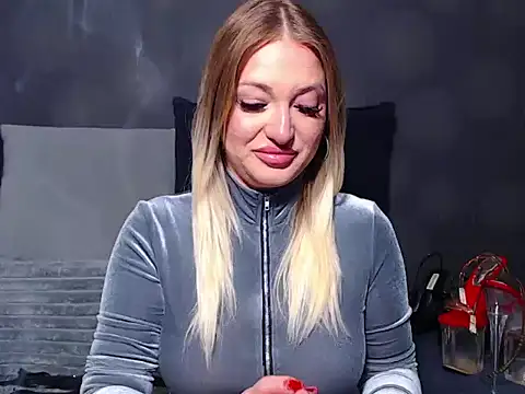 GodessJulia online show from May 3, 2026, 7:57 am