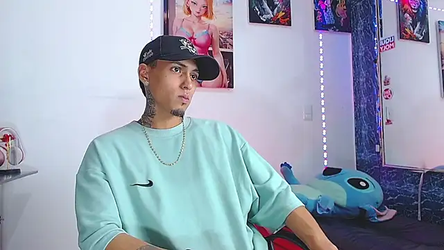 Snapshot of Liam_lee chatting on November 6, 2025, 10:36 pm Liam lee online show from November 6, 2025, 10:36 pm