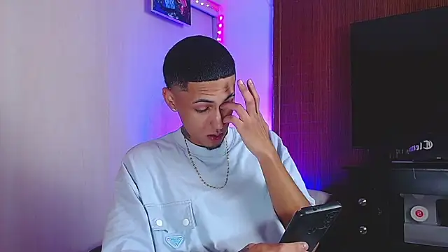 Snapshot of Liam_lee chatting on November 28, 2025, 3:12 pm Liam lee online show from November 28, 2025, 3:12 pm