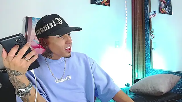 Snapshot of Liam_lee chatting on November 23, 2025, 1:54 pm Liam lee online show from November 23, 2025, 1:54 pm