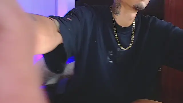 Snapshot of Liam_lee chatting on December 2, 2025, 3:47 pm Liam lee online show from December 2, 2025, 3:47 pm